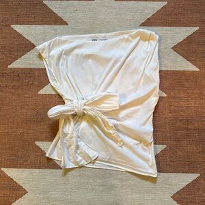 Medium white Zara sleeveless top with bow on the side